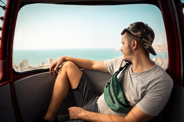 Sac banane à langer : quelle taille choisir ?