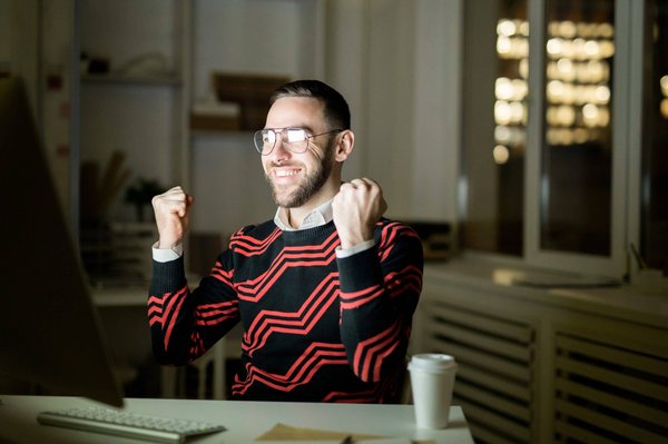 Avis Complet sur Mystake : Avantages et Inconvénients Dévoilés